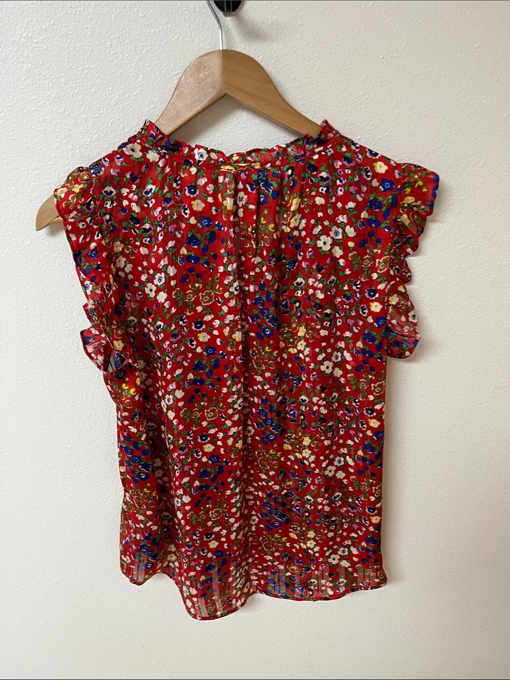 Carolina Belle Red Floral Ruffle Sleeve blouse women’s size S - Picture 3 of 3